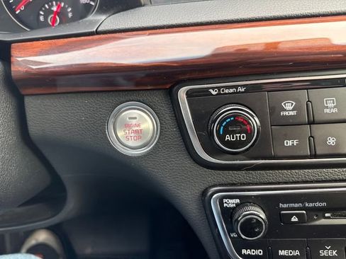 Used 2017 Kia Cadenza Premium w/ Luxury Package image 33