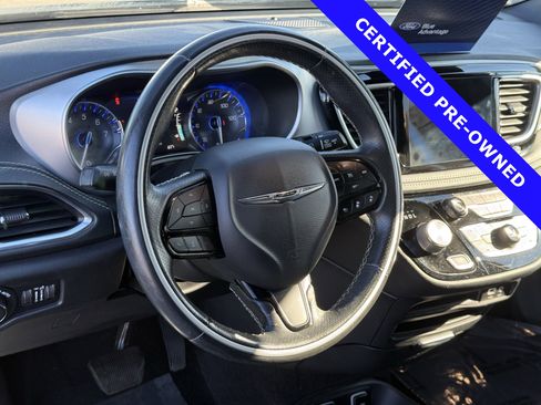 Used 2020 Chrysler Pacifica Limited w/ Advanced Safetytec Group image 22