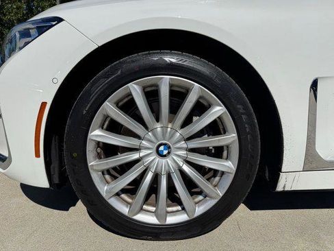 Used 2020 BMW 740i image 4
