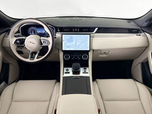Used 2025 Jaguar F-PACE R-Dynamic S image 9