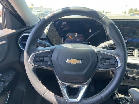 Certified 2024 Chevrolet Trax LT w/ LT Convenience Package FWD image 13