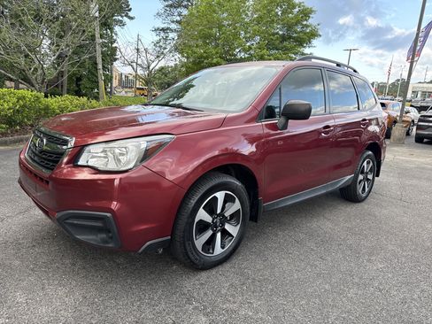 Used 2018 Subaru Forester 2.5i w/ Alloy Wheel Package AWD/4WD image 3