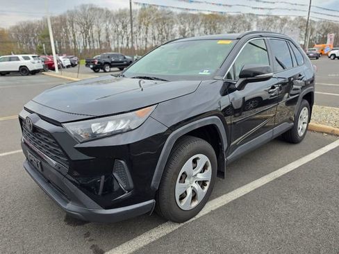 Used 2019 Toyota RAV4 LE image 3