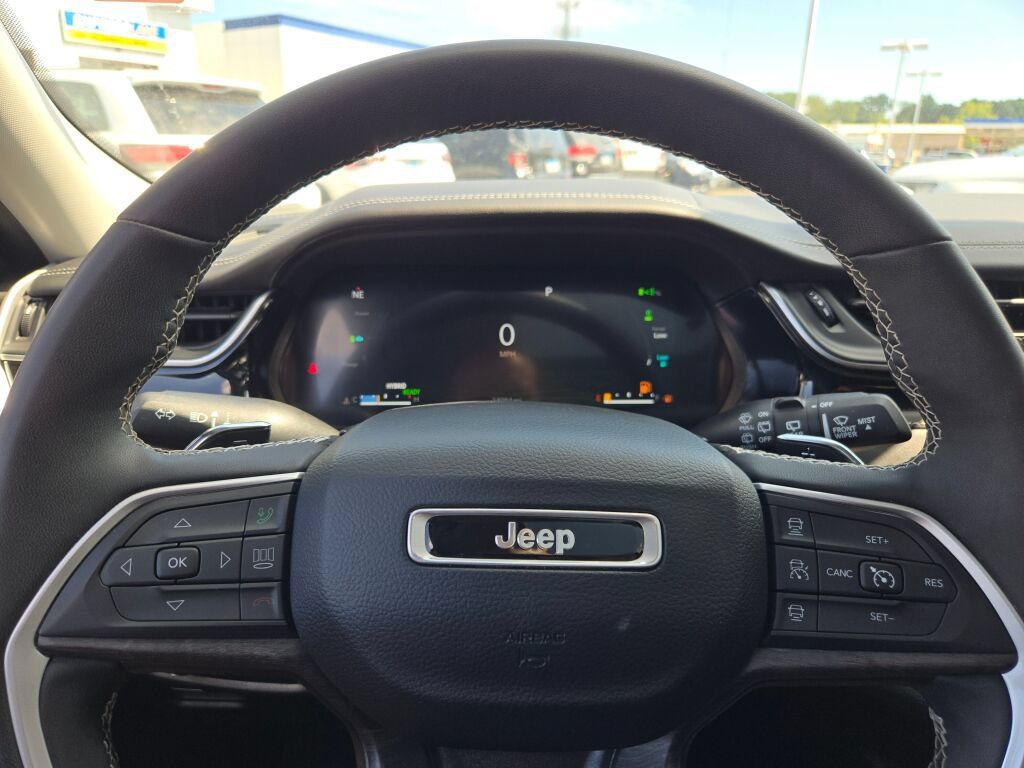 Used 2022 Jeep Grand Cherokee Limited 4xe AWD/4WD image 35