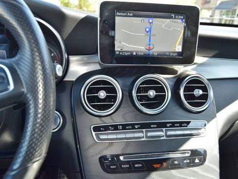 Used 2019 Mercedes-Benz GLC 300 4MATIC image 25