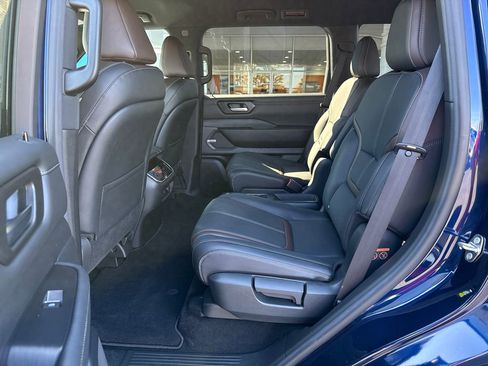 Used 2025 Nissan Armada SL w/ Captain's Chari Seat Package image 37