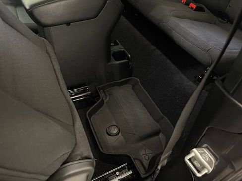 Used 2022 Jeep Wrangler Sport AWD/4WD image 34