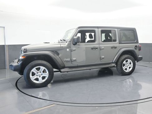 Used 2020 Jeep Wrangler Unlimited Sport S image 2