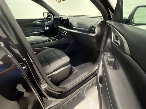 Used 2024 Chevrolet Traverse LT w/ Midnight/Sport Edition AWD/4WD image 31