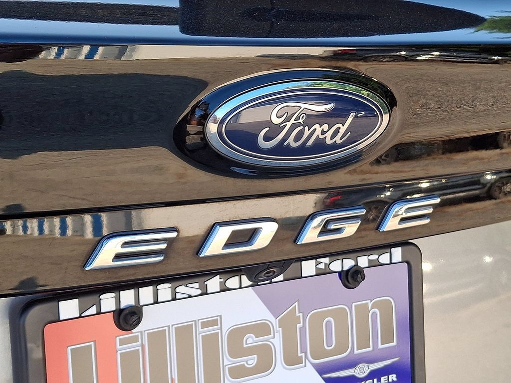 Used 2024 Ford Edge Titanium AWD/4WD image 34