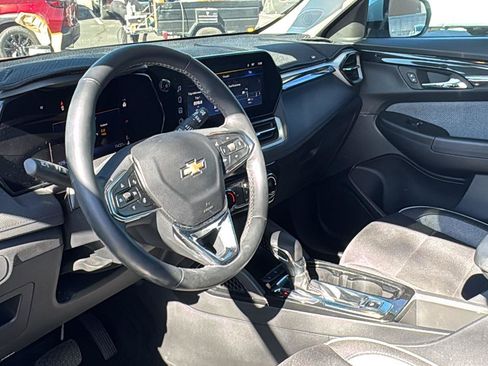 Used 2025 Chevrolet TrailBlazer LT w/ LT Cold Weather Package image 19