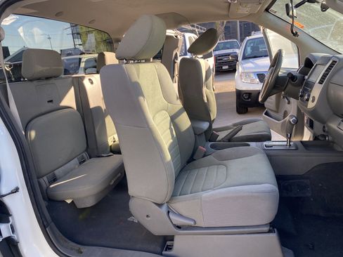 Used 2019 Nissan Frontier S image 21