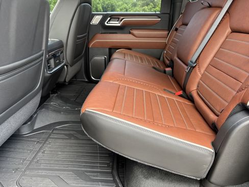 New 2025 GMC Sierra 3500 Denali Ultimate AWD/4WD image 30
