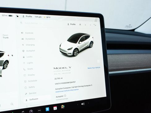 Used 2021 Tesla Model Y Long Range image 14