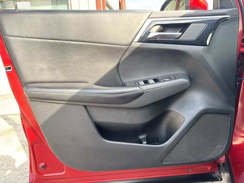 Used 2022 Mitsubishi Outlander SE image 18