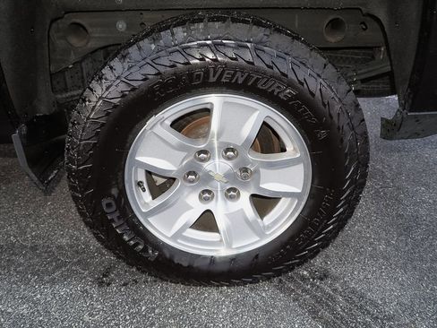 Used 2018 Chevrolet Silverado 1500 LT w/ All Star Edition image 35