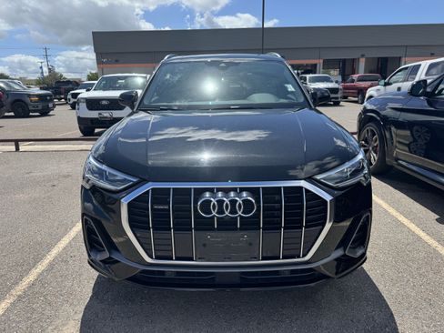 Used 2022 Audi Q3 2.0T Premium Plus w/ Premium Plus Package AWD/4WD image 1