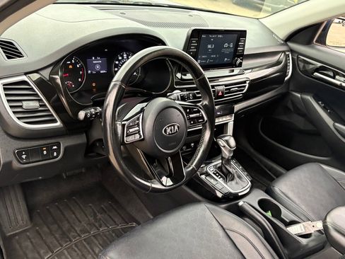 Used 2021 Kia Seltos EX image 17