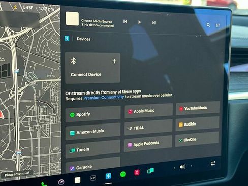 Used 2022 Tesla Model X image 23