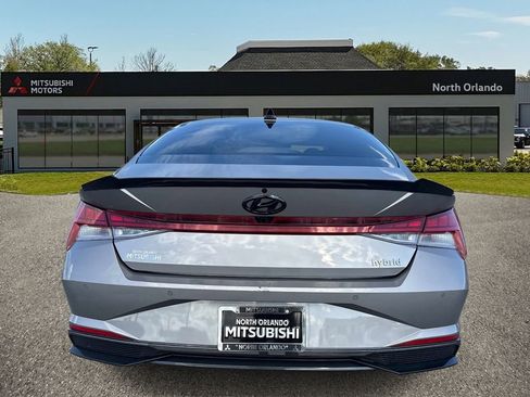 Used 2023 Hyundai Elantra Limited w/ Cargo Package FWD image 4