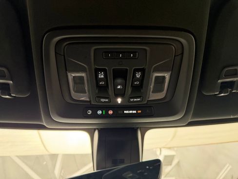 Used 2023 Chevrolet Silverado 2500 High Country w/ Z71 Off-Road Package image 15