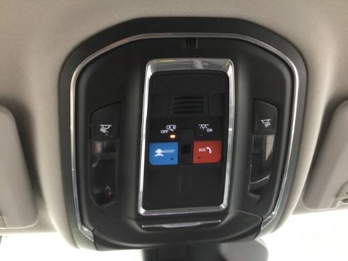 Used 2023 Jeep Grand Cherokee Laredo AWD/4WD image 31