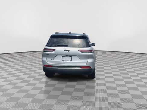 Used 2023 Jeep Grand Cherokee L Laredo AWD/4WD image 7