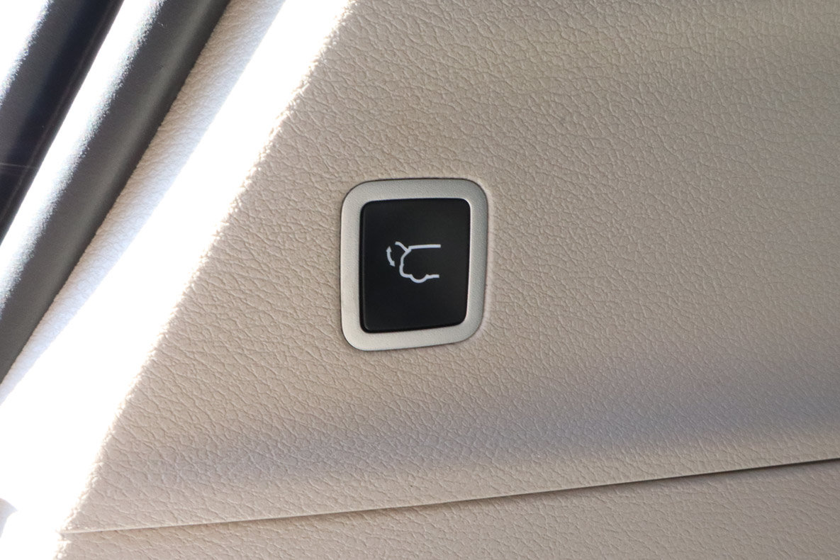 Used 2024 Chrysler Pacifica Touring-L FWD image 20