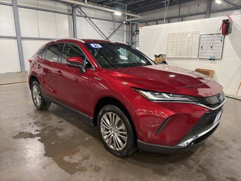 Used 2021 Toyota Venza XLE w/ Softex Package image 6