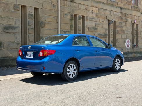 Used 2009 Toyota Corolla LE FWD image 4