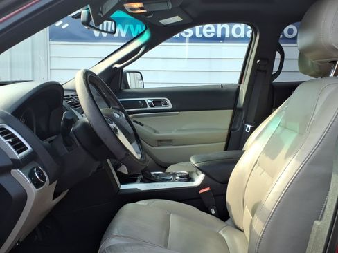 Used 2013 Ford Explorer XLT AWD/4WD image 7