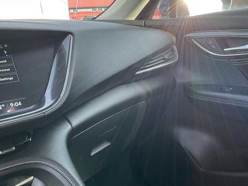 Used 2023 Buick Envision Essence image 27