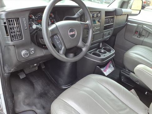 Used 2016 GMC Savana 2500 image 11