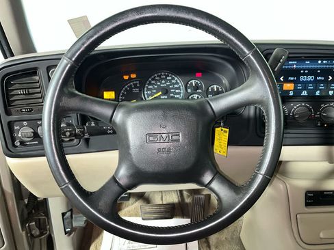 Used 2001 GMC Yukon XL SLT AWD/4WD image 16