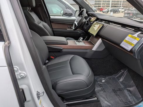 New 2025 Land Rover Range Rover SE AWD/4WD image 28