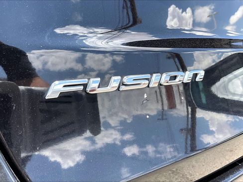 Used 2020 Ford Fusion SE FWD image 30