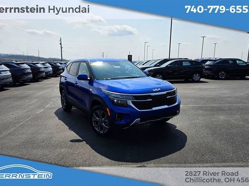 Used 2024 Kia Seltos LX AWD/4WD image 1