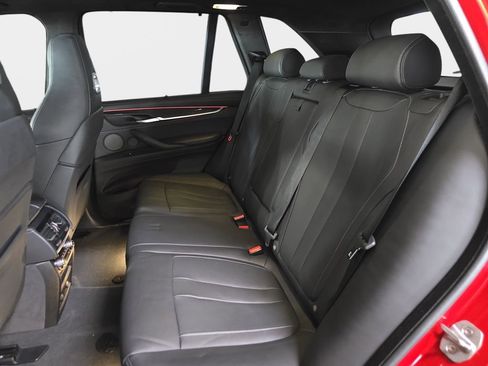 Used 2018 BMW X5 M image 14