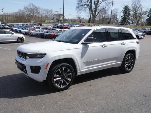 New 2025 Jeep Grand Cherokee Overland w/ Adv Protech Group III image 12