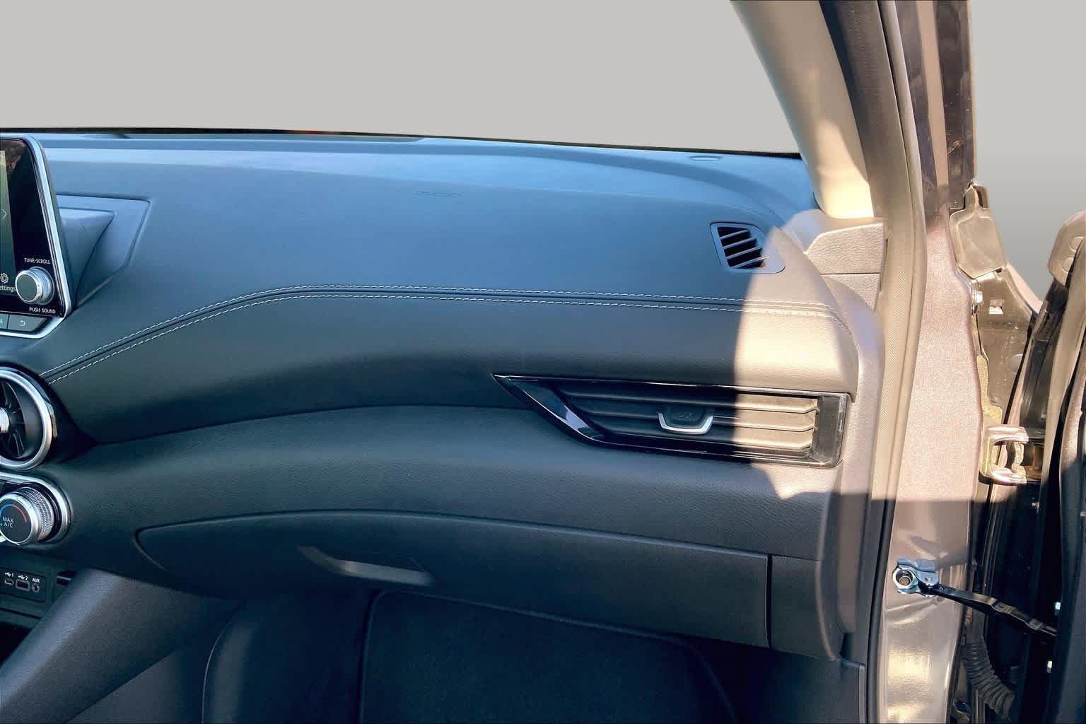 Used 2025 Nissan Sentra SV FWD image 19
