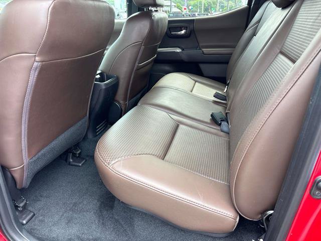 Used 2021 Toyota Tacoma Limited AWD/4WD image 8