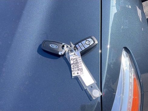 Certified 2022 Ford Explorer XLT w/ Equipment Group 202A image 11