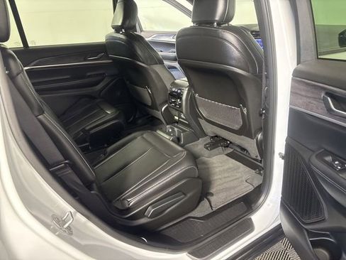 Certified 2025 Jeep Grand Cherokee L Limited w/ Black Appearance Package AWD/4WD image 26