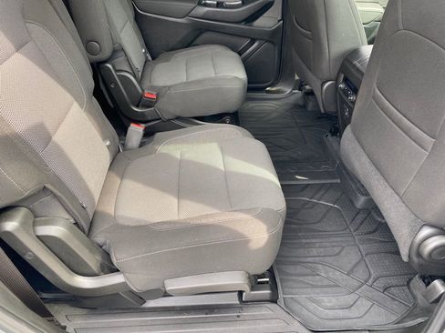 Used 2023 Chevrolet Traverse LT image 29