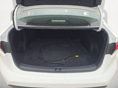 Used 2024 Toyota Corolla LE image 12