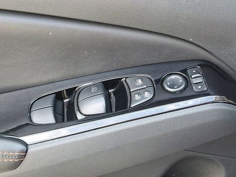 Used 2024 Nissan Altima 2.5 SR AWD/4WD image 22