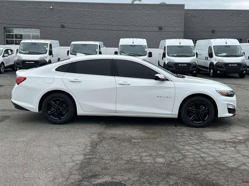 Used 2023 Chevrolet Malibu LT FWD image 2