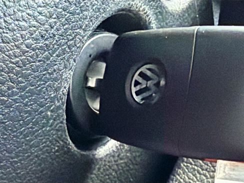 Used 2010 Volkswagen Golf 2-Door image 31