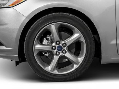 Used 2016 Ford Fusion SE w/ Equipment Group 202A image 10