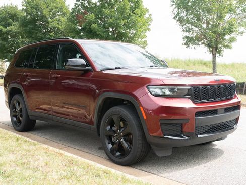 Used 2022 Jeep Grand Cherokee L Laredo RWD image 5